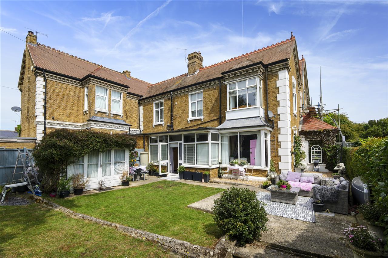 1 Northwood House Image